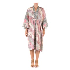 MORPHEW COLLECTION Kimono japonés de seda con estampado floral púrpura empolvado Kaftán