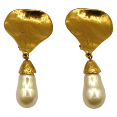 YVES SAINT LAURENT YSL Vintage Gold Tone Heart and Pearl Dangling Earrings