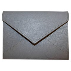 Borsellino Smythson in pelle blu pallido a forma di busta - con scatola
