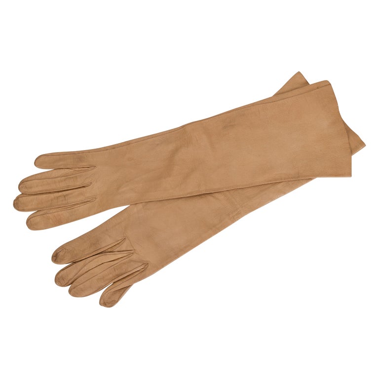 Chanel tan brown suede leather and lambskin fur gloves with CC button size  7,5