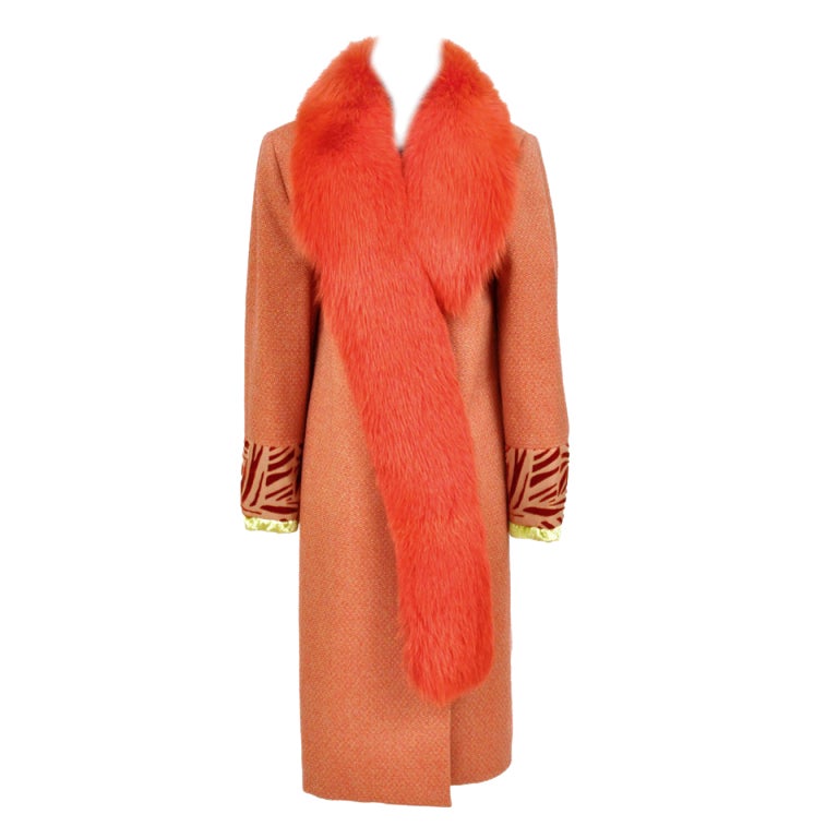 90-er Jahre VINTAGE GIANNI VERSACE COUTURE RED COAT mit FOX FUR IT 38 im Angebot