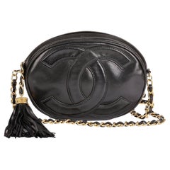 CHANEL Schwarze Lammleder Vintage Runde Fransen Timeless Umhängetasche