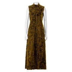 Grüner, curly, ärmelloser Prada-Mantel aus Shearling mit Metallösenbeschlägen, H/W 1999