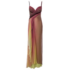 Robe du soir en mousseline de soie plissée Versace, coloris prune et chartreuse, ss 2006