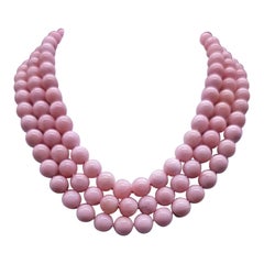 A.Jeschel Eine elegante rosa Opal-Halskette.