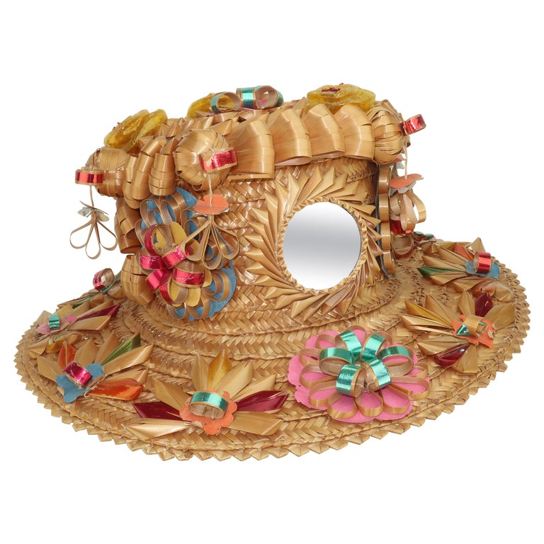 Chapeau de paille espagnol vintage folklorique avec décoration en miroir En  vente sur 1stDibs
