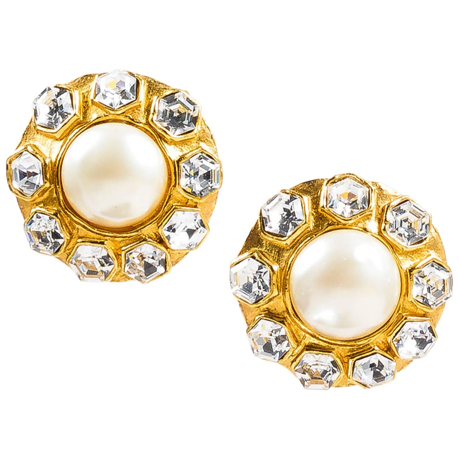 Vintage Chanel Gold Tone Oversized Faux Pearl Crystal Round Clip On Earrings For Sale