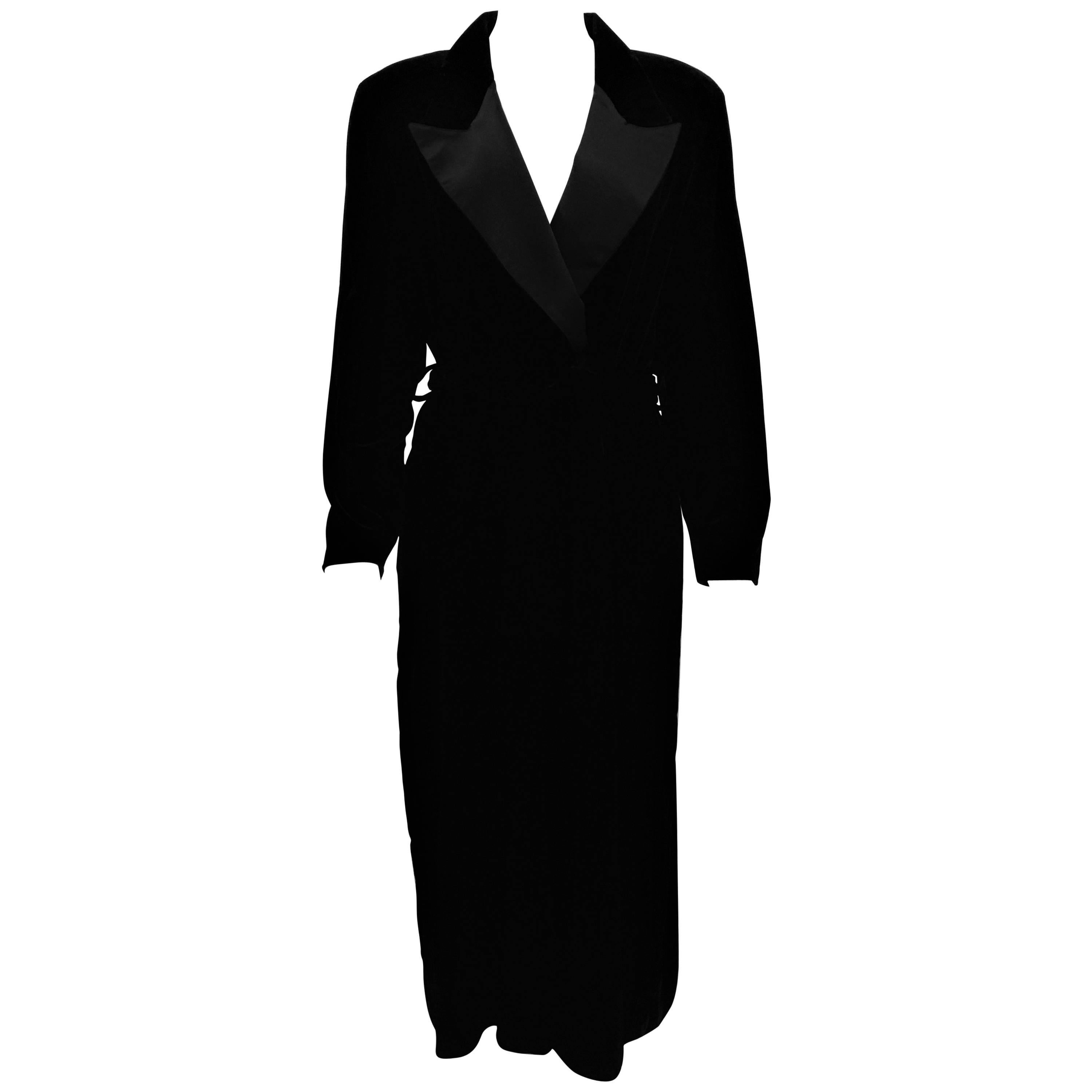 La Perla Vintage Black Velvet Full Length Robe.   For Sale