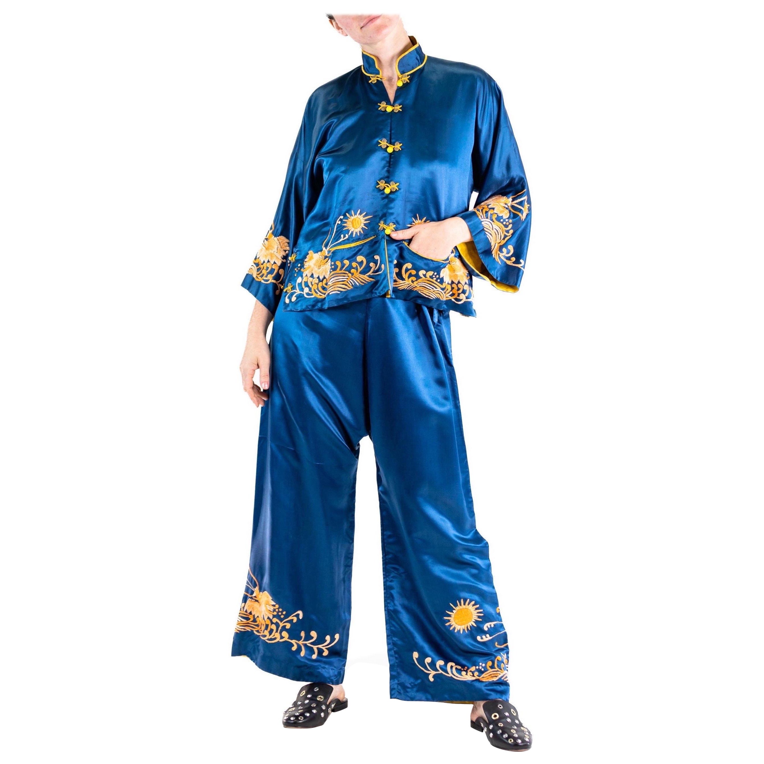 1940S Indigo Blue Hand Embroidered Silk Satin Chinese Sun Dragon Jacket For Sale