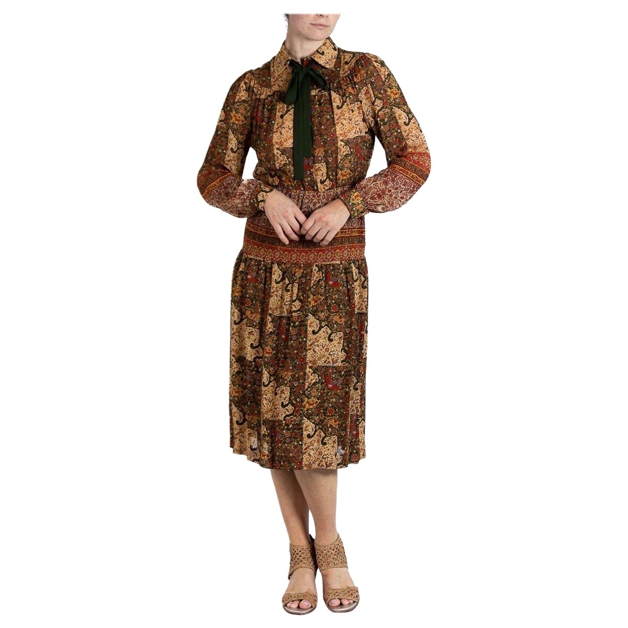 1970S Earthtone Paisley Rayon Georgette Boho Blouson Sleeved Dress For Sale