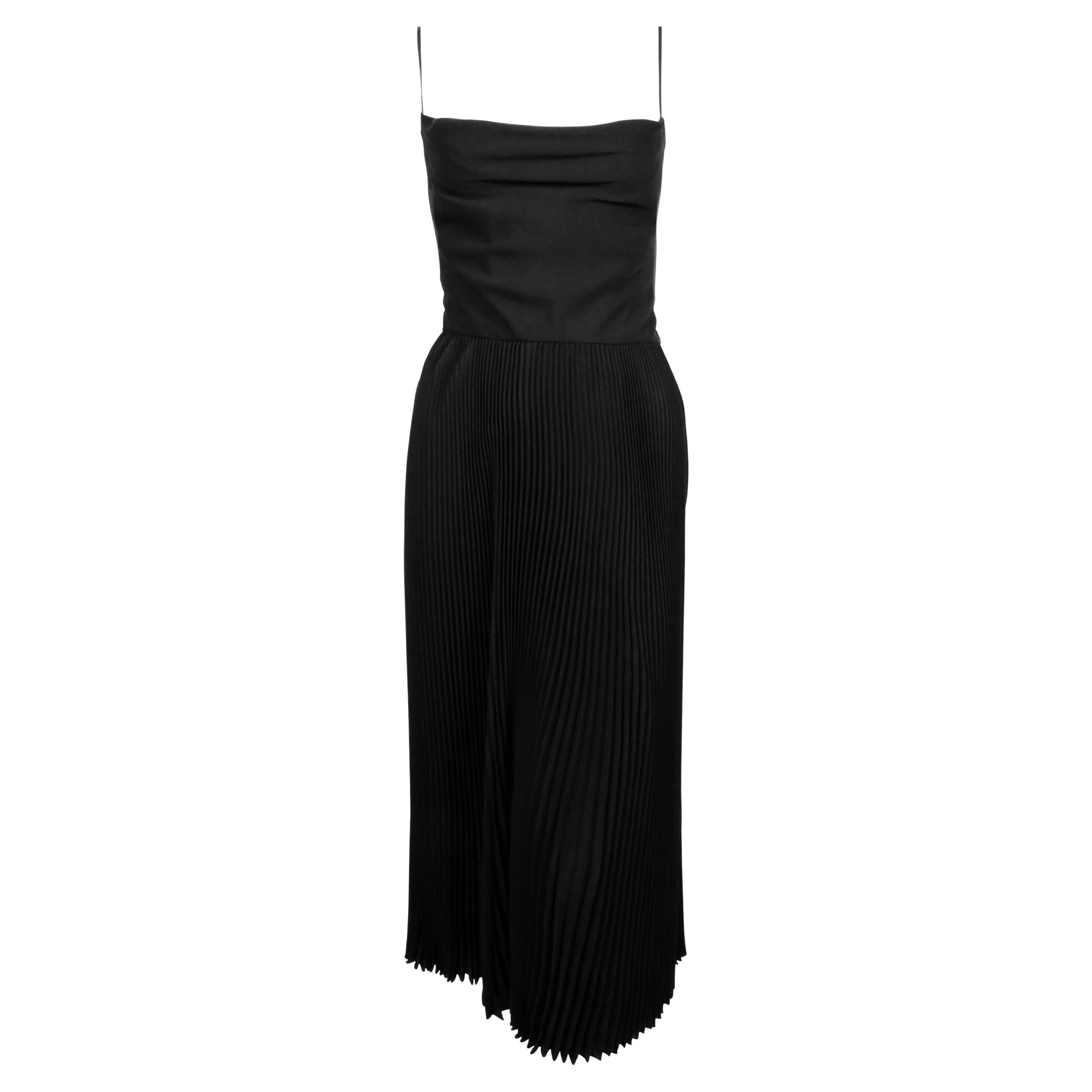 new 2016 VALENTINO black silk runway dress with plissé folds and elegant draping For Sale
