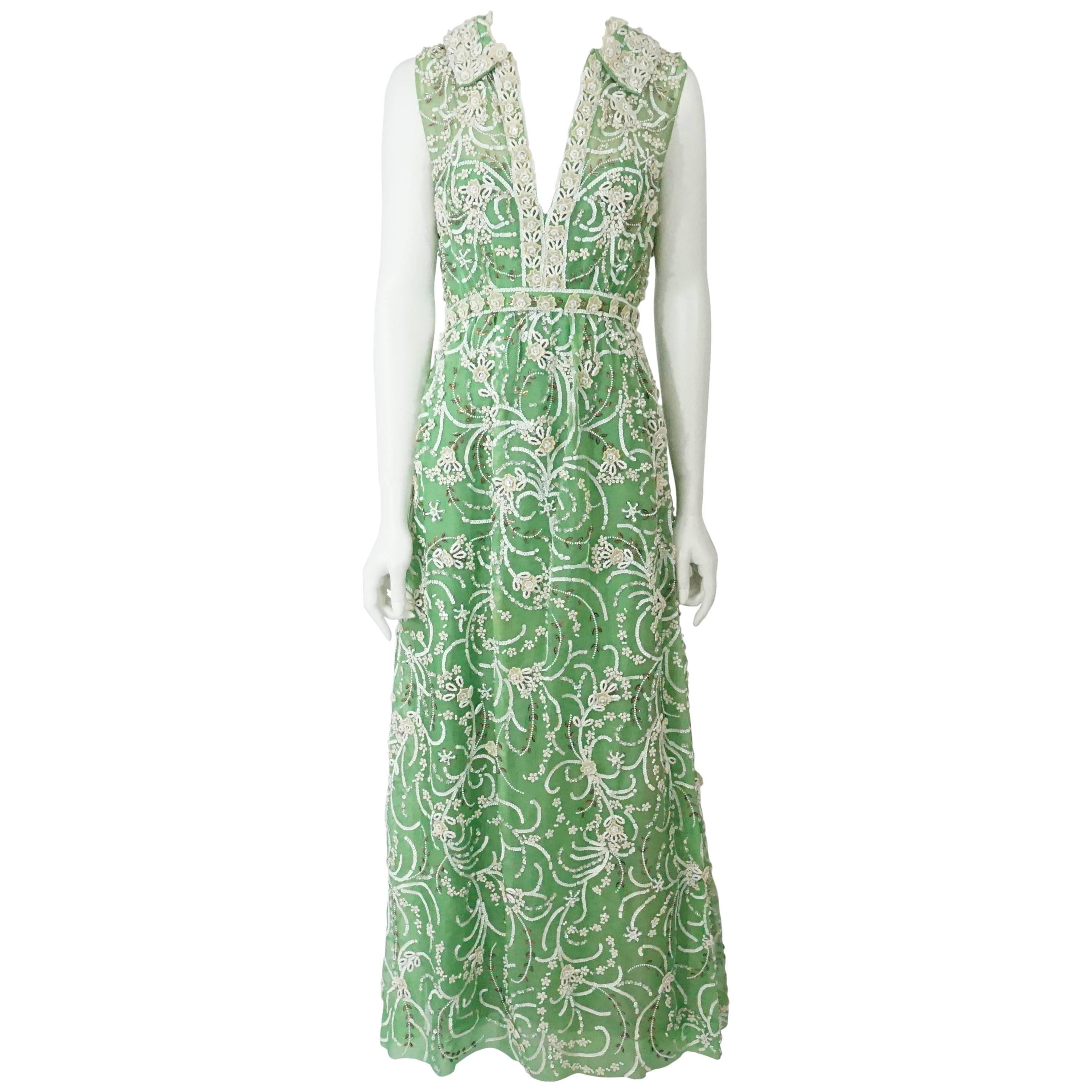 Malcolm Starr Vestido de organza de seda verde con muchas cuentas, circa años 70 en venta