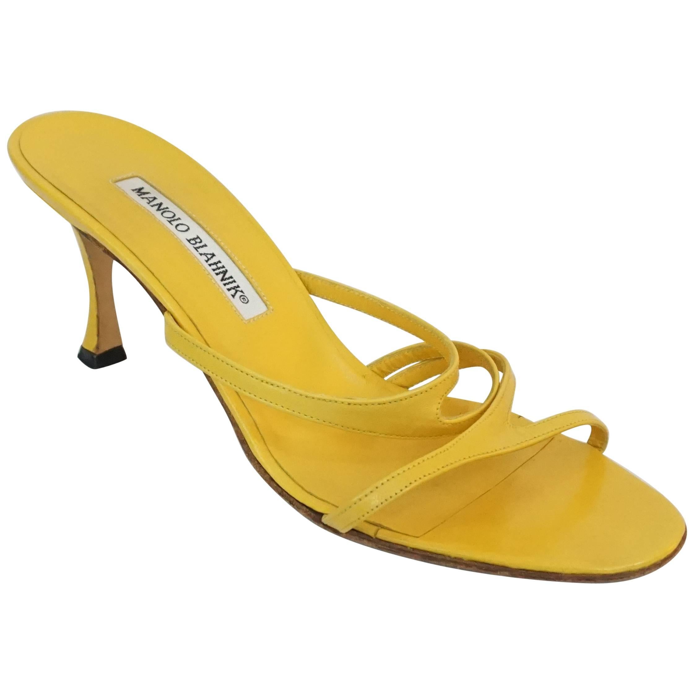 Manolo Blahnik Yellow Leather strappy sandal - 37 For Sale