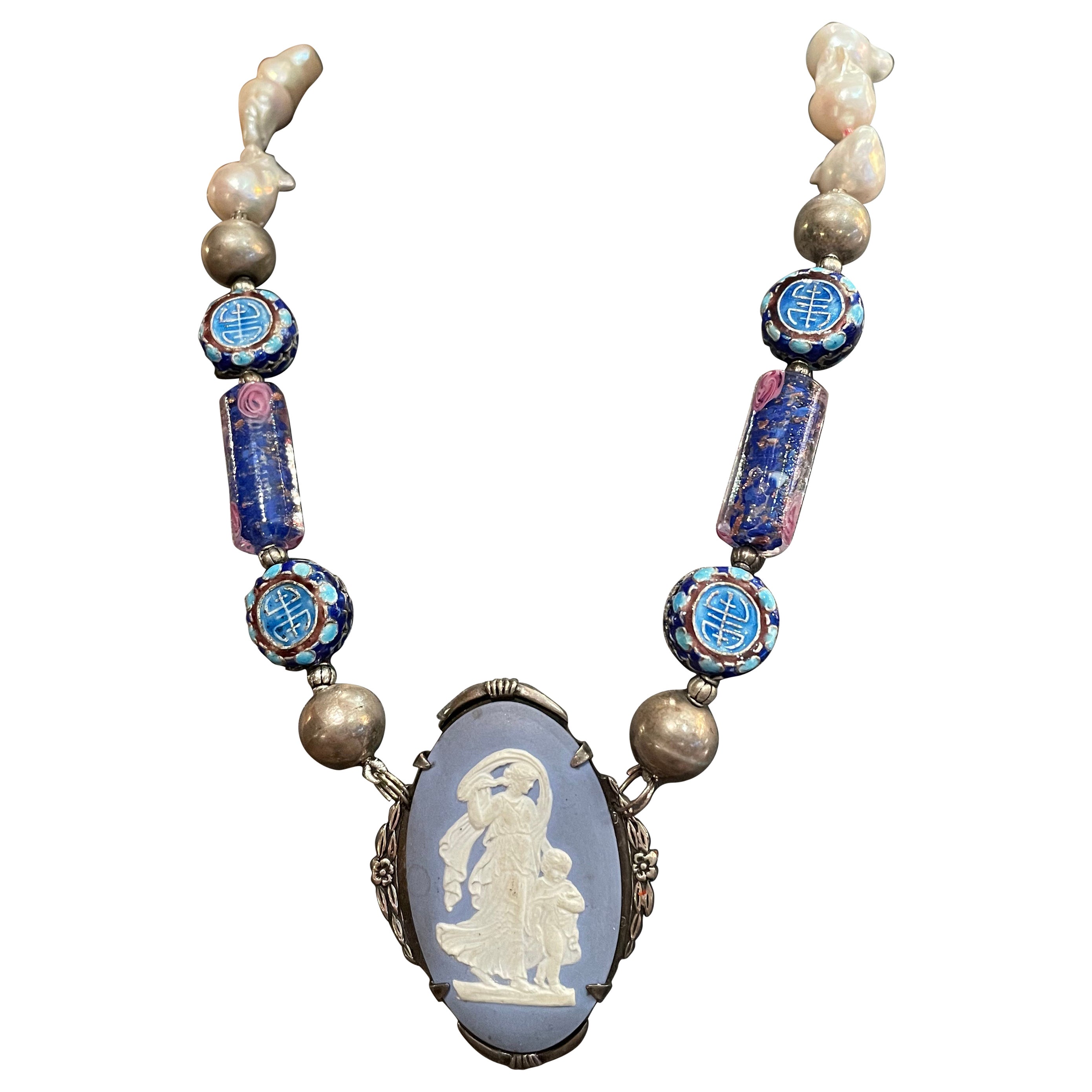 LB Wedgewood, collier de perles baroques en émail vintage et verre de Murano, SS
