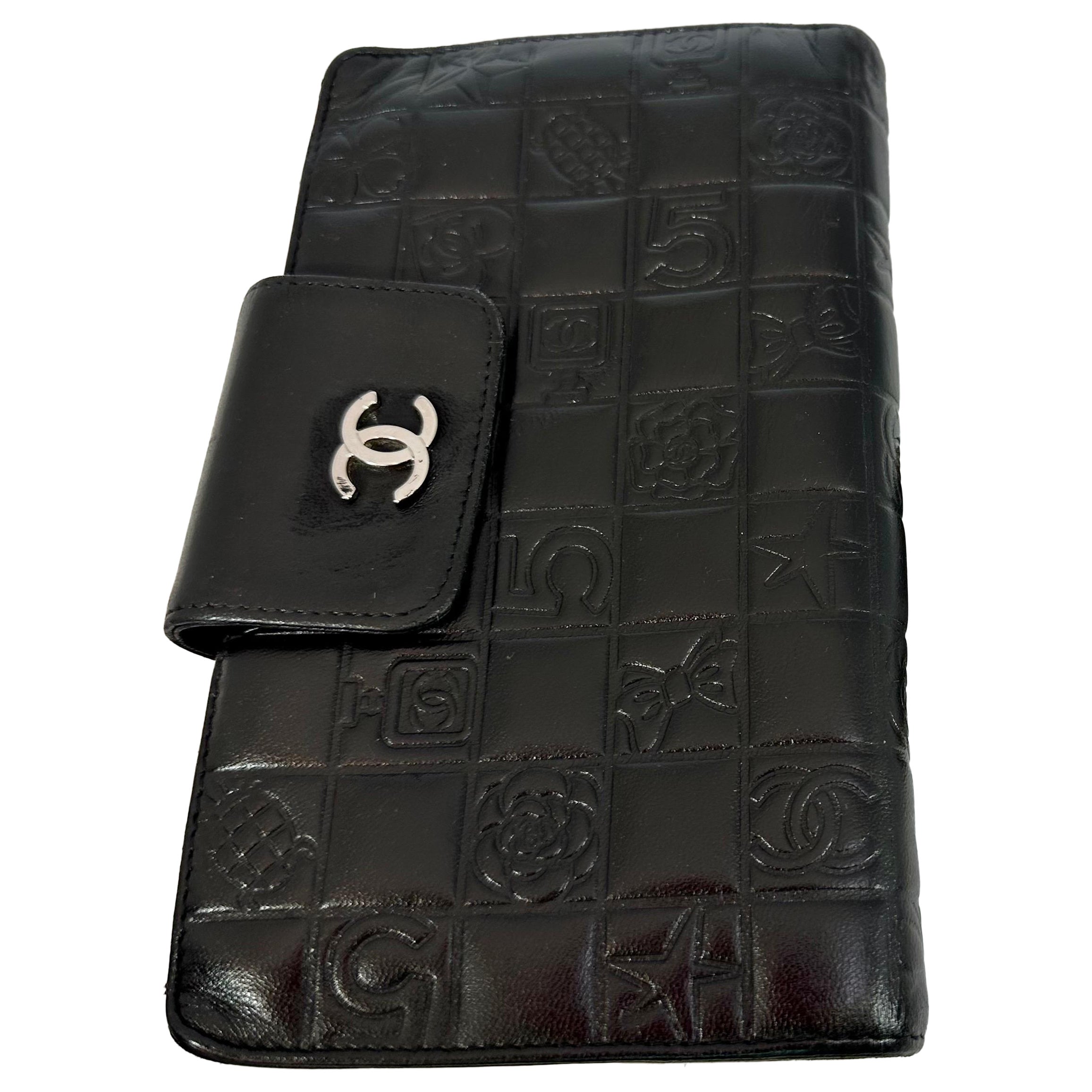 Chanel Classic n Black  Leather CC French Kisslock Long Wallet  For Sale