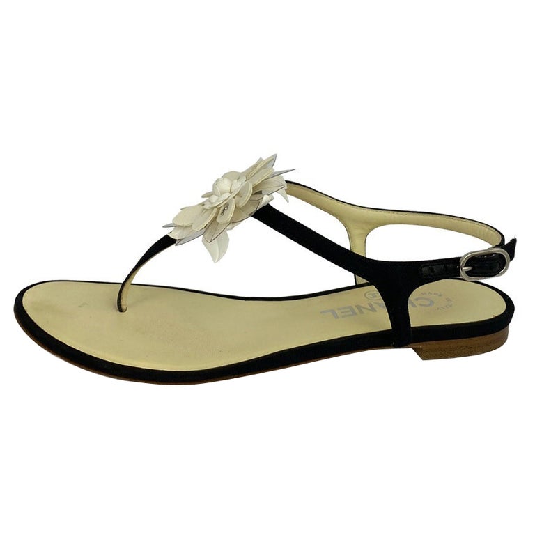 Chanel EU 37 Black and White Sandal with 3D Flower For Sale at 1stDibs