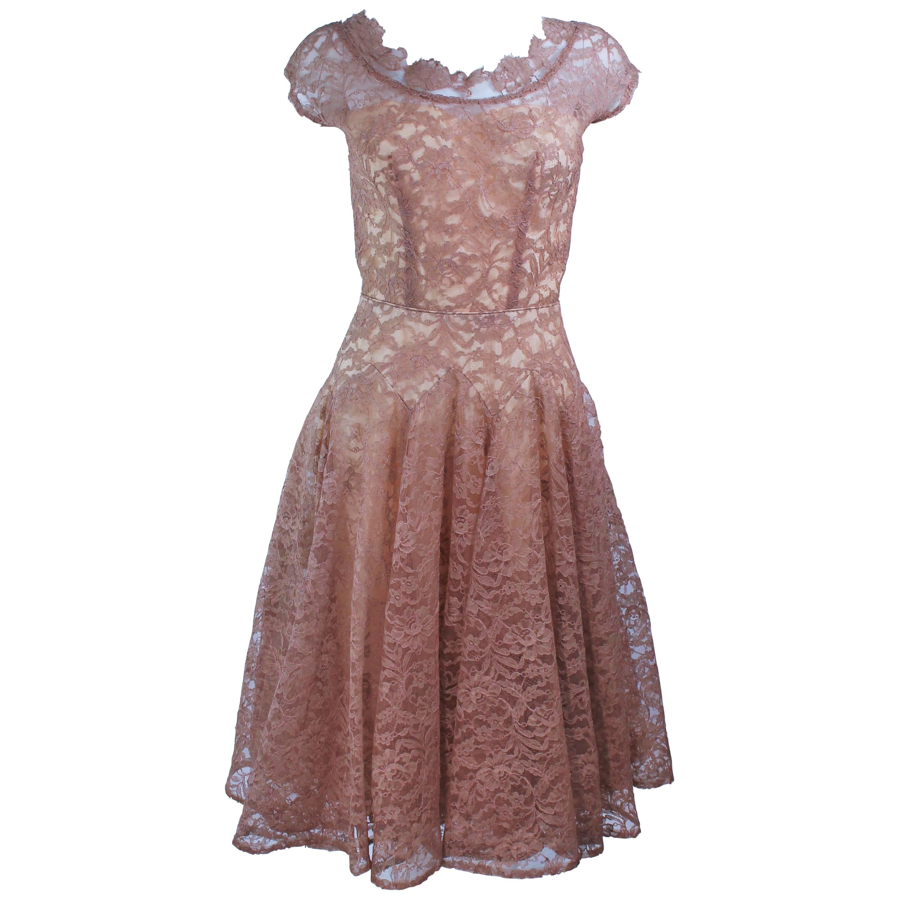 1950's Beige Lace Cocktail Dress with Full Skirt Size 2 4