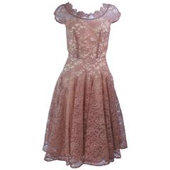 1950's Beige Lace Cocktail Dress with Full Skirt Size 2 4 8