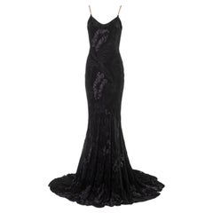 John Galliano - Robe de soirée en velours noir coupé en biais avec traîne, printemps-été 2003