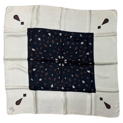 Écharpe italienne emblématique en soie blanche, bleue et brune de Roberta di Camerino, années 1970