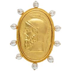 1980s Linda Levinson Trojan Brooch w Fresh Water Pearls 10