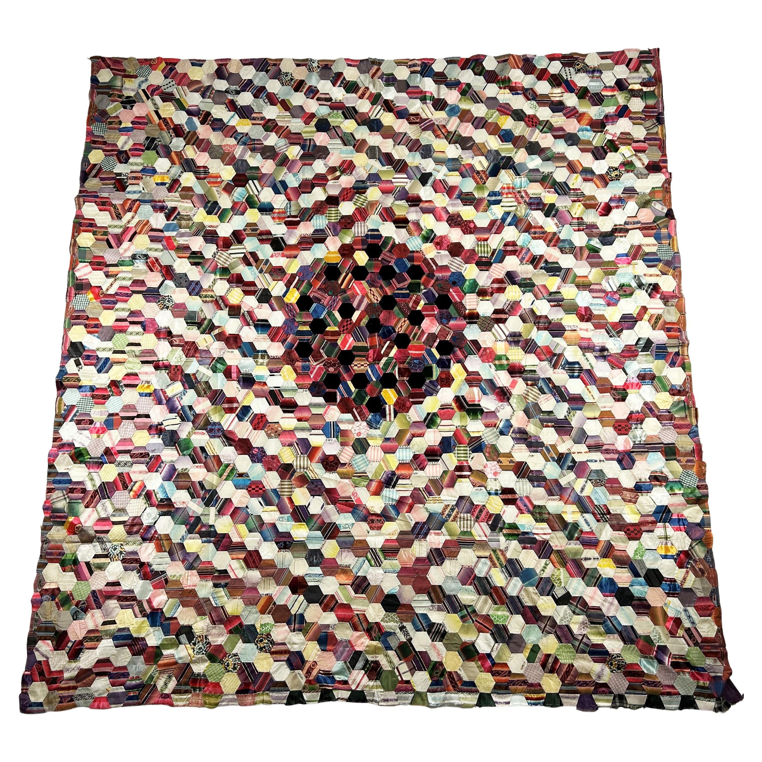 Rare cintre hexagonal en soie avec patchwork, Angleterre, vers 1860-1890