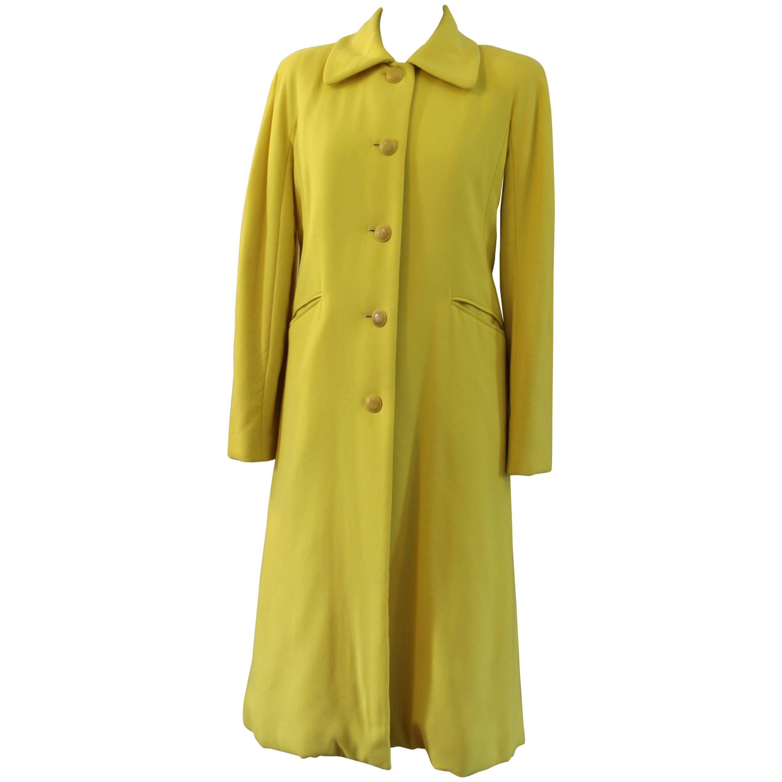 Vintage Hermes Yellow Coat in Wool. Size 38 (Small)