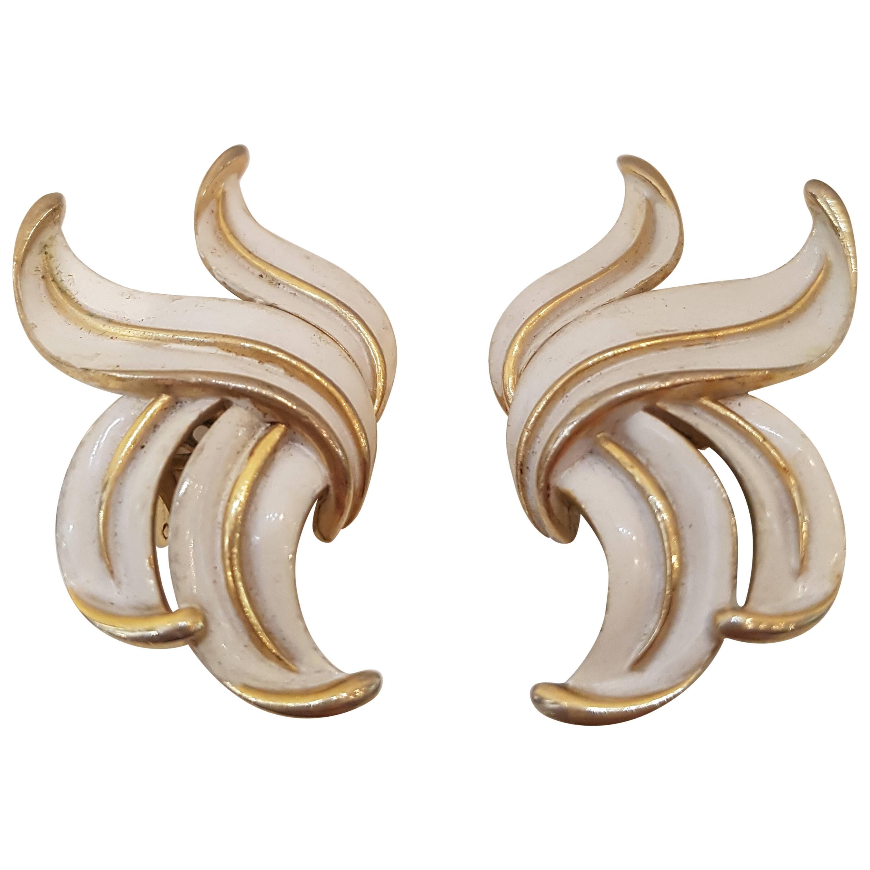 1980s Trifari gold tone clip on earrings