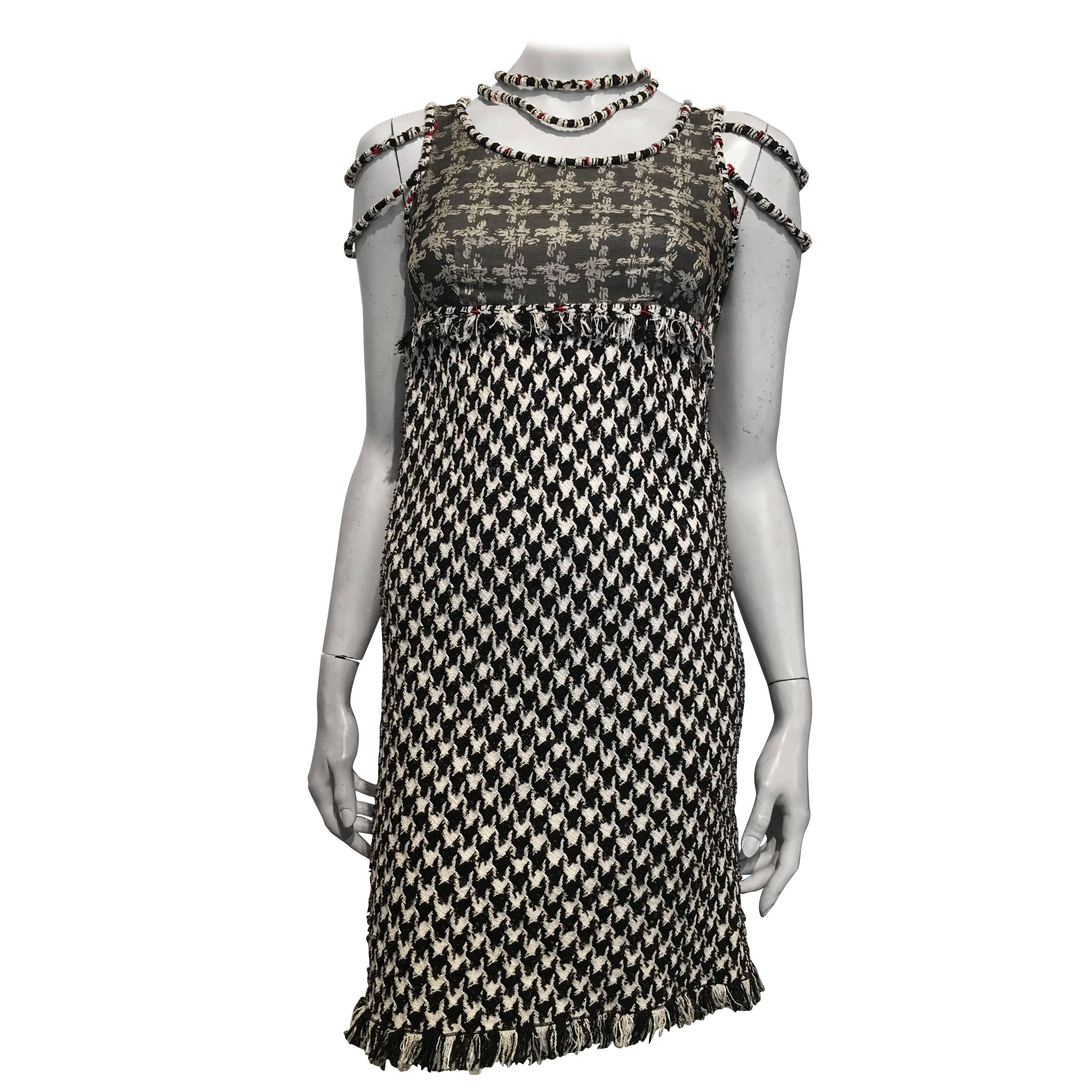 Chanel Black and White Tweed Dress size 34 (2) For Sale