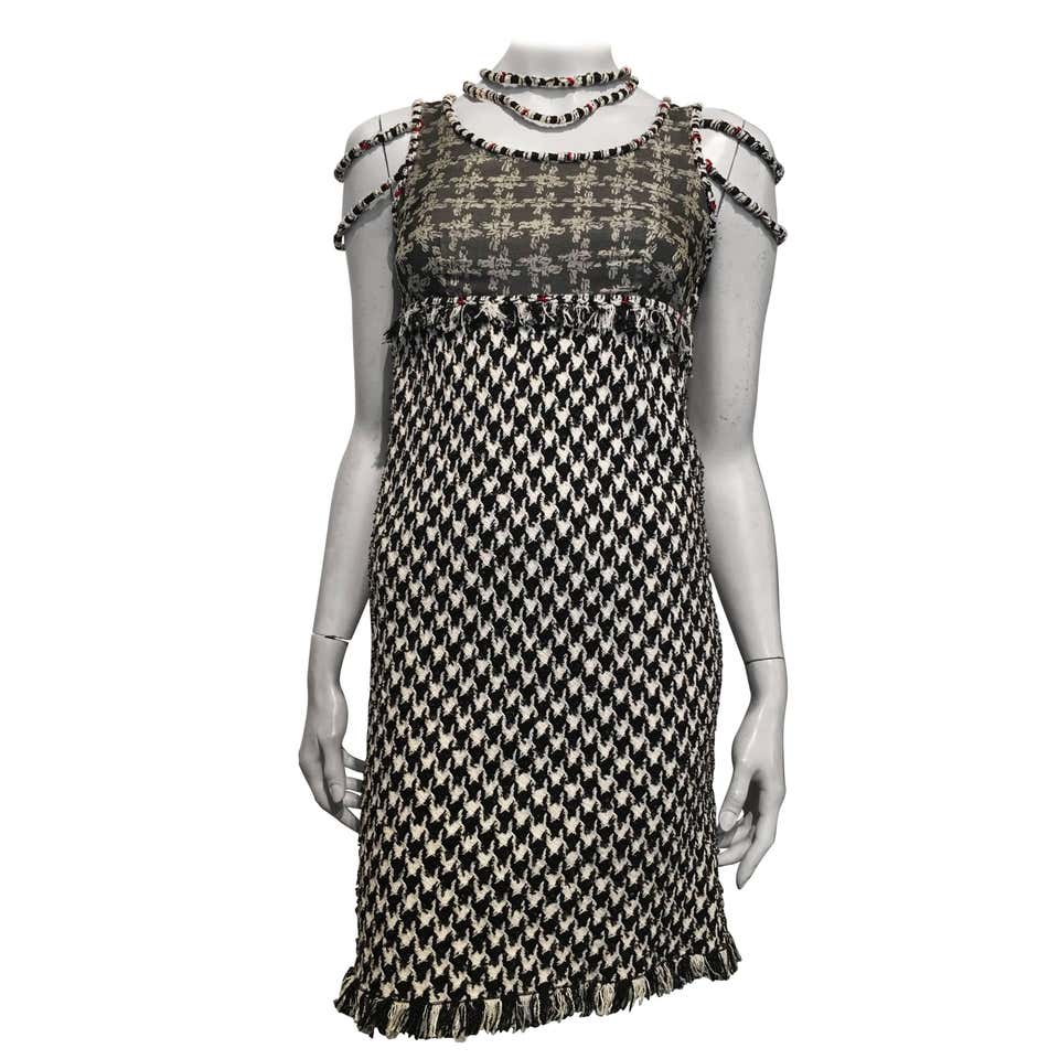 Chanel Black and White Tweed Dress size 34 (2) For Sale at 1stDibs ...