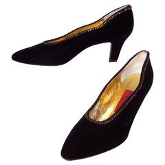 Vintage 1980's Philippe Model Stylized Black Velvet Pumps With Gold Chain Details