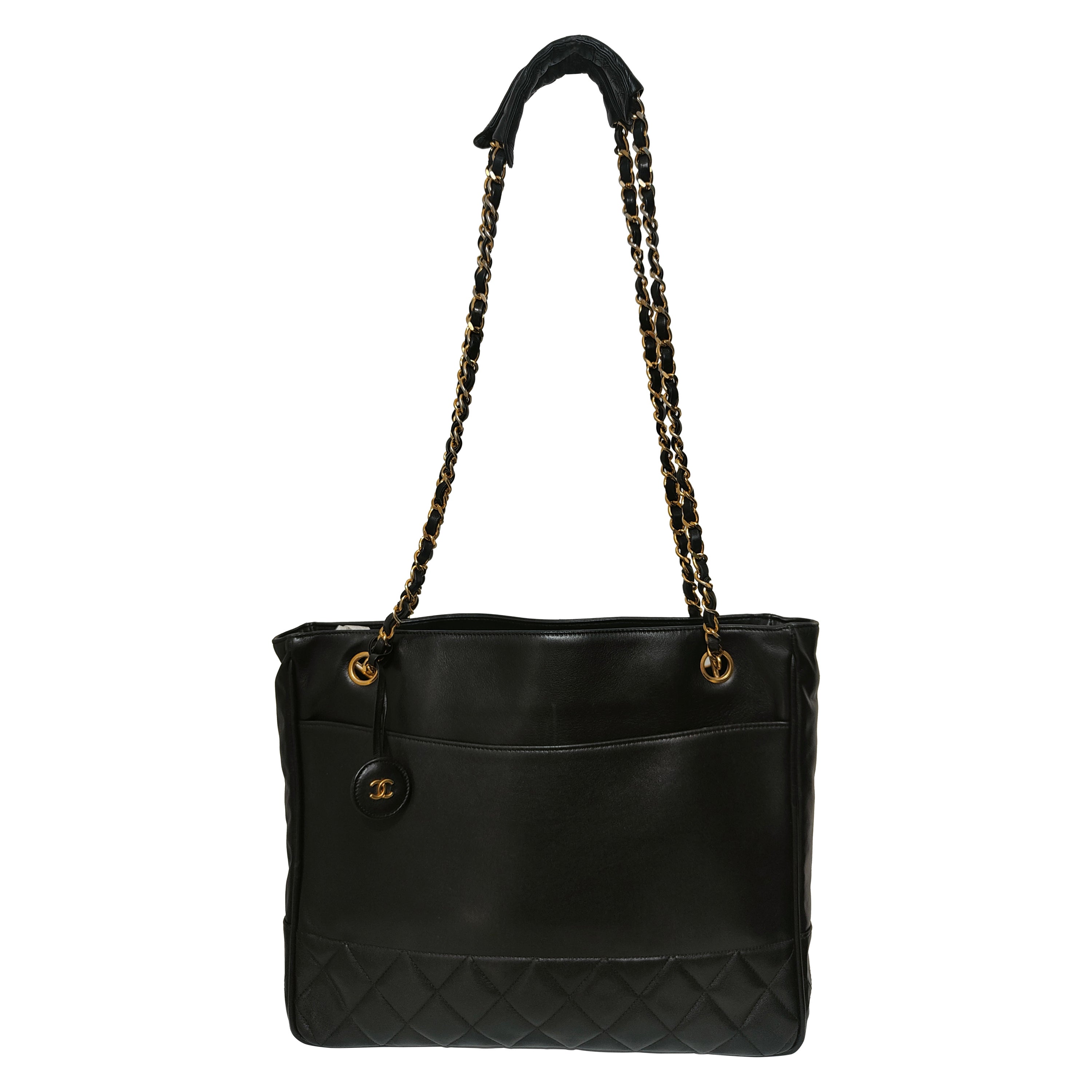 1990s Chanel black leather gold hardware shoulder bag For Sale
