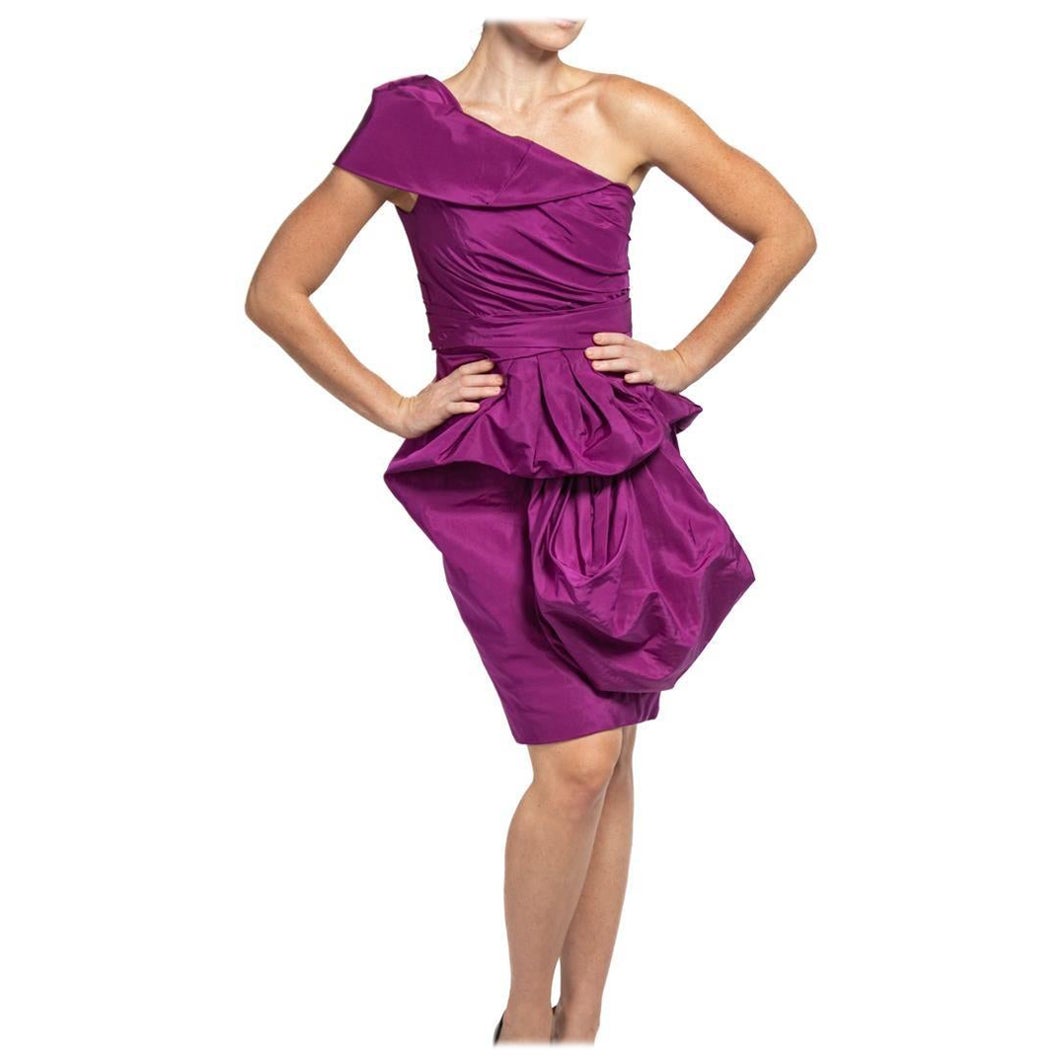 2000S OSCAR DE LA RENTA Egplant Purple Silk Faille One Shoulder Cocktail Dress For Sale