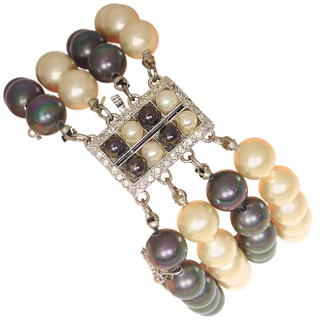 Vintage 1950s 4-Strand Gray 
White Faux Pearl Bracelet