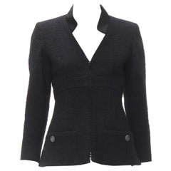Chanel - Petite veste noire en tweed à col en satin Coco et treillis, taille FR 36, Paris, 17C
