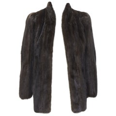 FONG'S Brauner Mantel mit langen Ärmeln und Mandarinekragen aus Pelz
