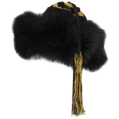 Yves Saint Laurent Cappello con nappe in oro e pelliccia nera 1976