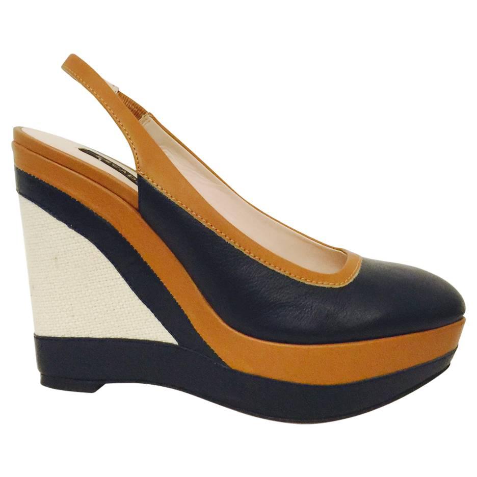 Elegant Escada Navy and Toffee Leather Wedge Slingbacks With Burlap Detail 