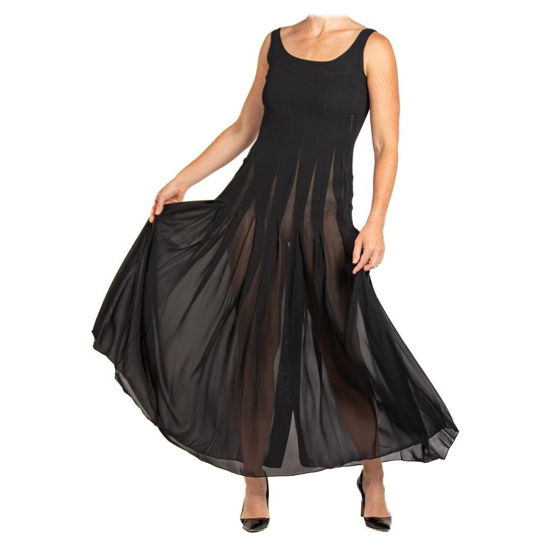 1990er PERRY ELLIS Schwarzes plissiertes Kleid aus Viskosemischung und Krepp in Chiffon mit Knöpfen im Angebot