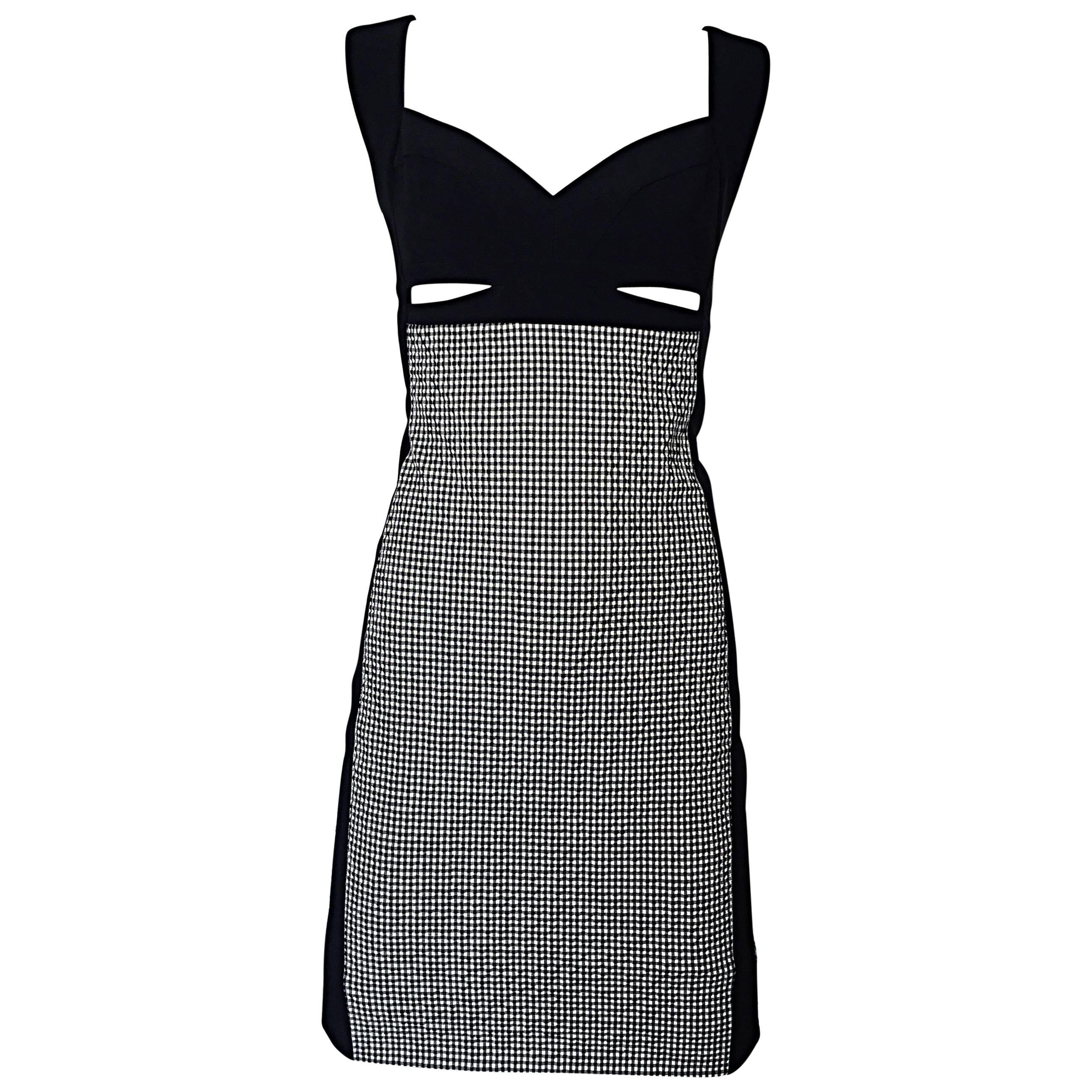 Narcisco Rodriguez Black and White Gingham Cut - Out Runway Dress Size 42 / 6 For Sale