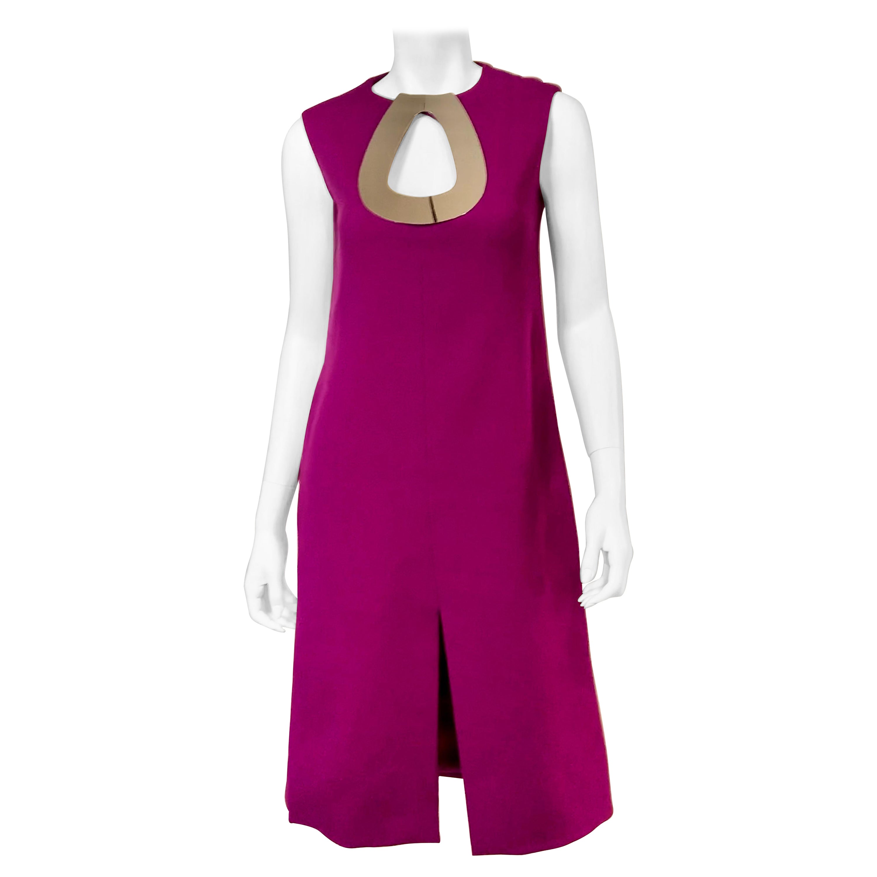 1960's Pierre Cardin Lila Kleid mit Chrom Schlüsselloch Ausschnitt
