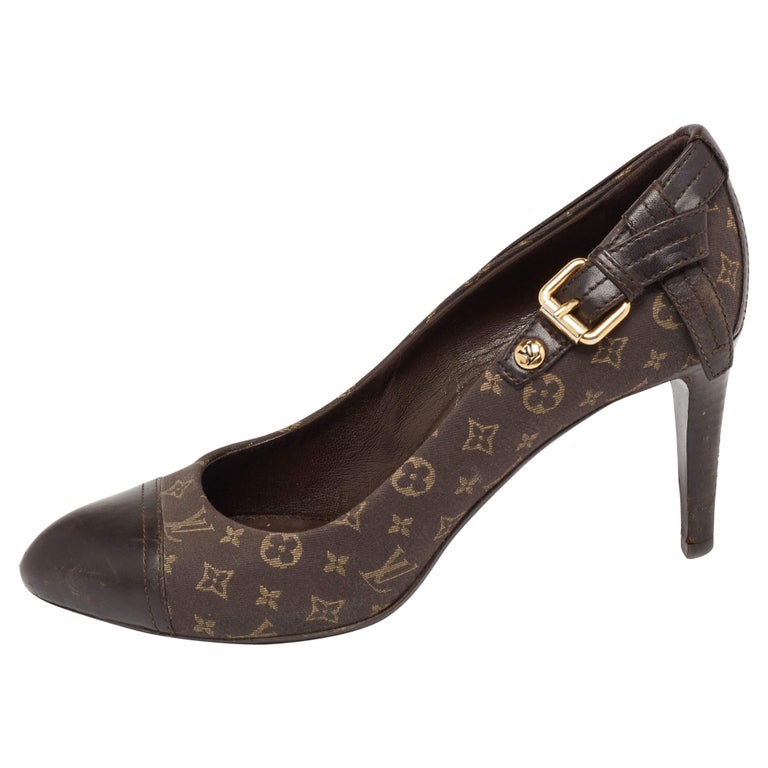 Louis Vuitton Brown Monogram Canvas and Leather Buckle Pumps Size 37 For  Sale at 1stDibs