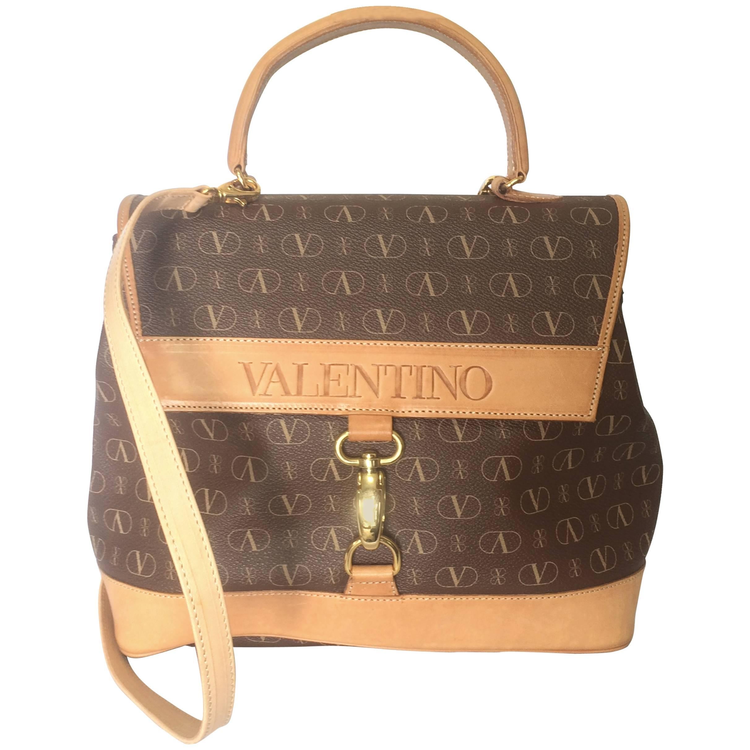 Vintage VALENTINO beige and brown shoulder handbag with leather handle and logo For Sale