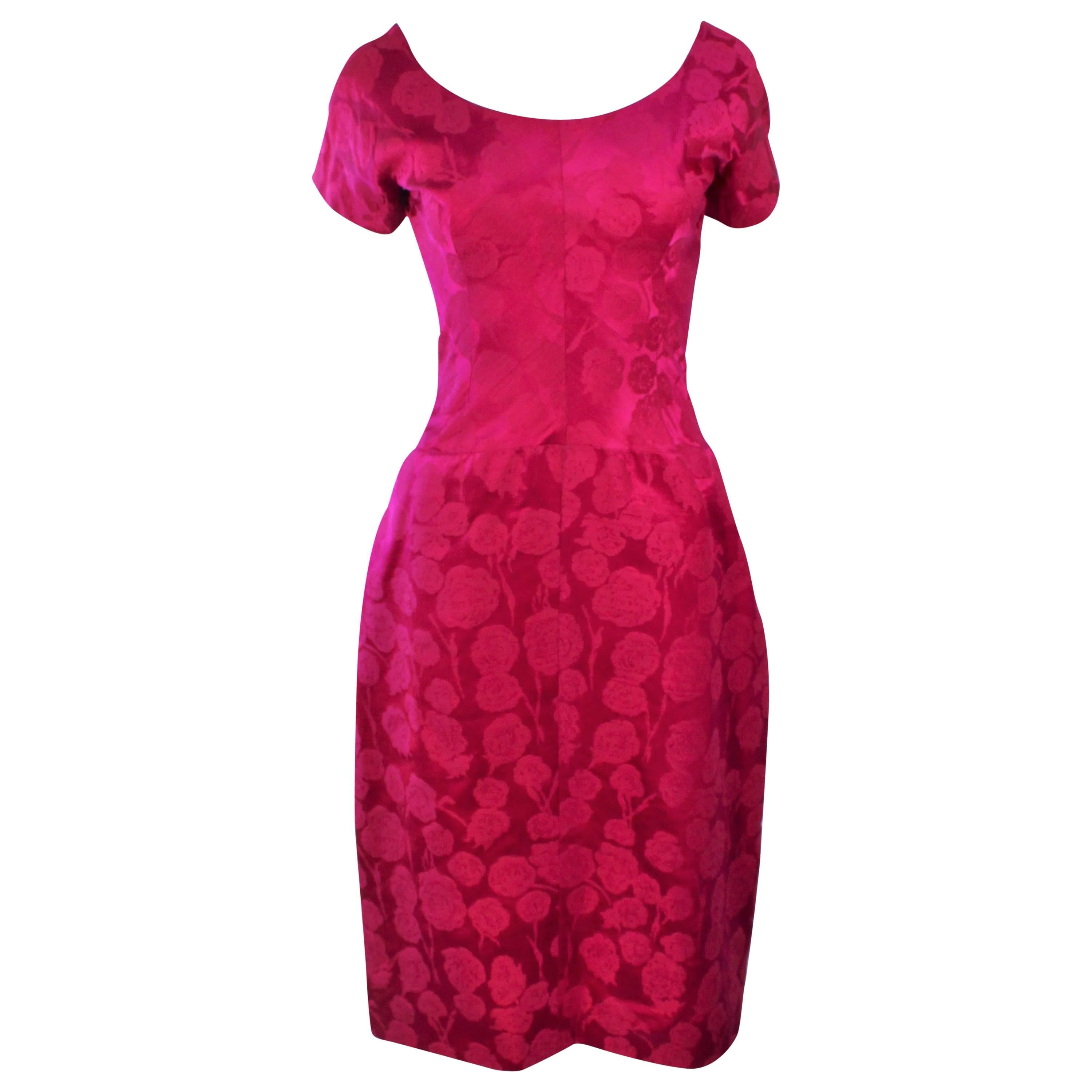 SCHIAPARELLI Attributed Robe de cocktail haute couture en damas de soie rose Taille 4  en vente
