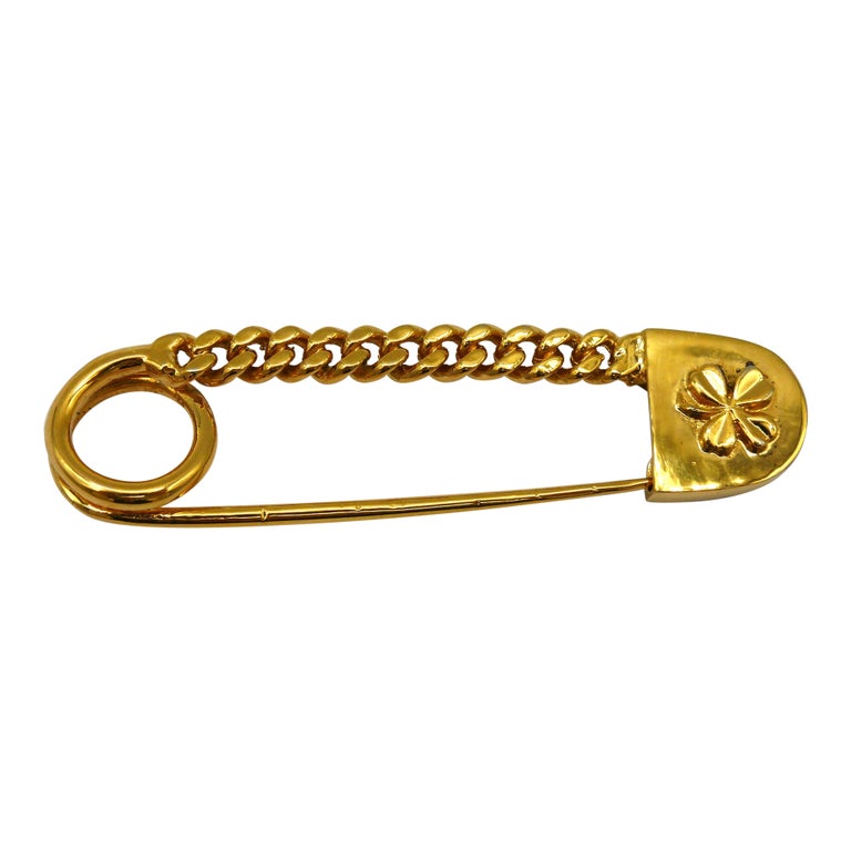 CHANEL Vintage Massive Gold Tone Chain and Clover Safety Pin Brooch