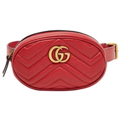 Gucci Rote Gürteltasche aus Matelassé-Leder GG Marmont