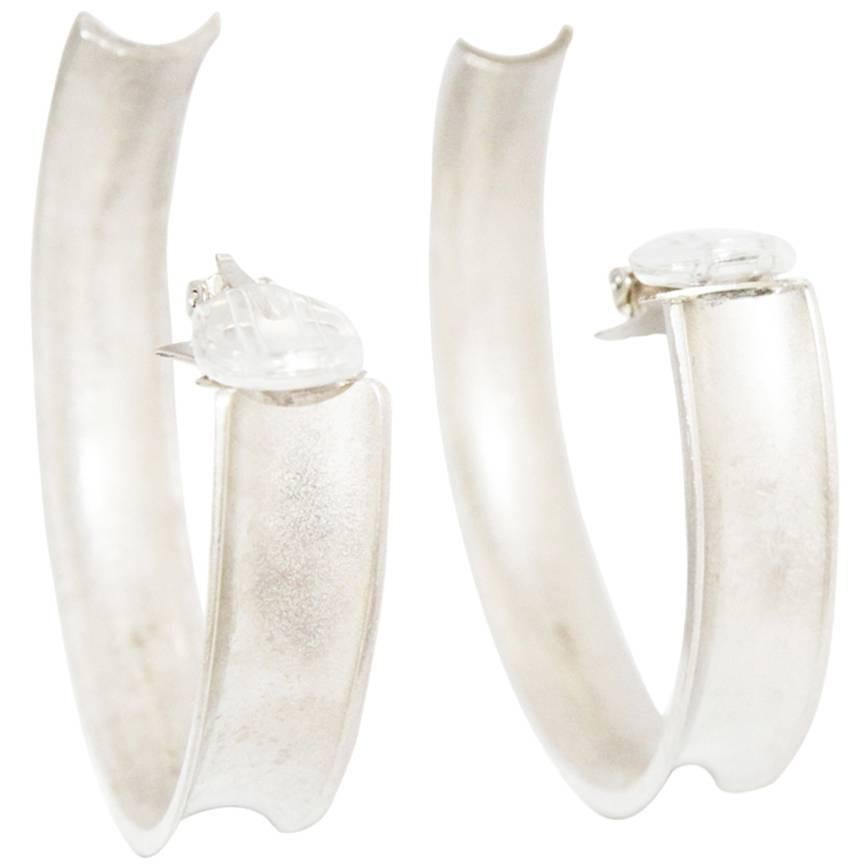 Krizia silver loop earrings 80s For Sale