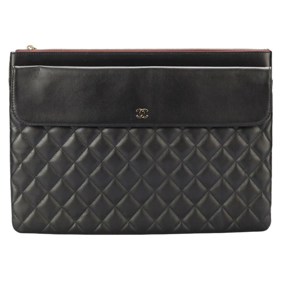 Chanel 2017 Flp O-case Large Quilted Leather Clutch For Sale