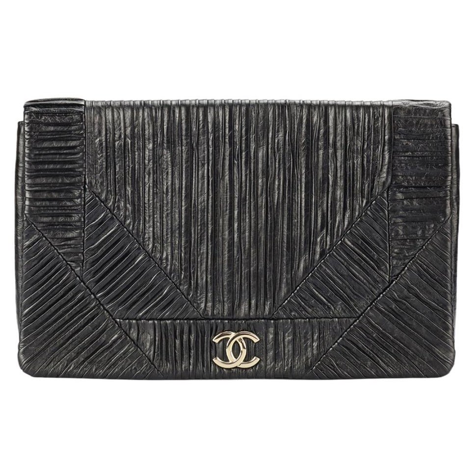 Chanel 2018 Coco Pleats Medium Leather Clutch