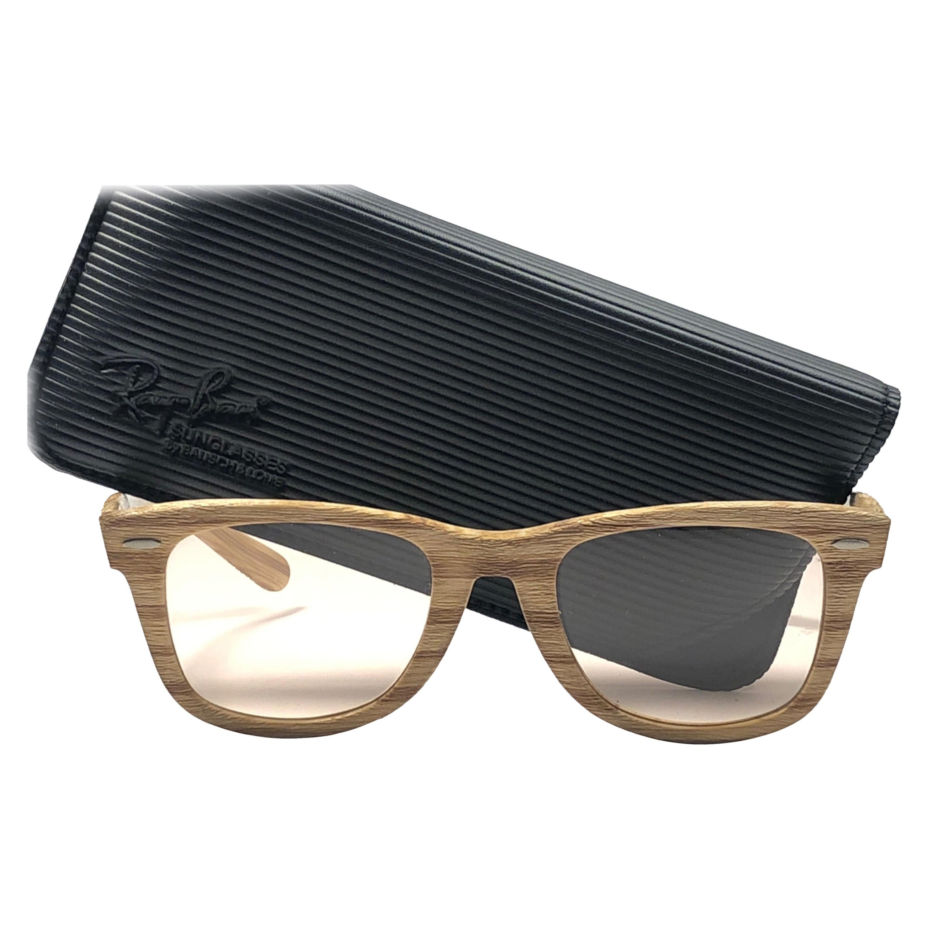 New Ray Ban The Wayfarer Woodies Driftwood Edition Collectors USA 80 Sunglasses For Sale